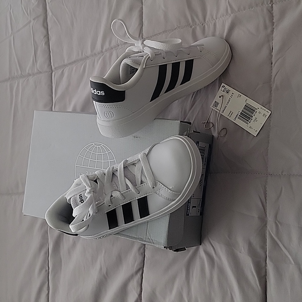 Youth Adidas Grand Court 2.0K Shoes